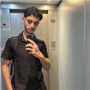 Étudiant en ingénierie mathématique et en mathématiques fondamentales.